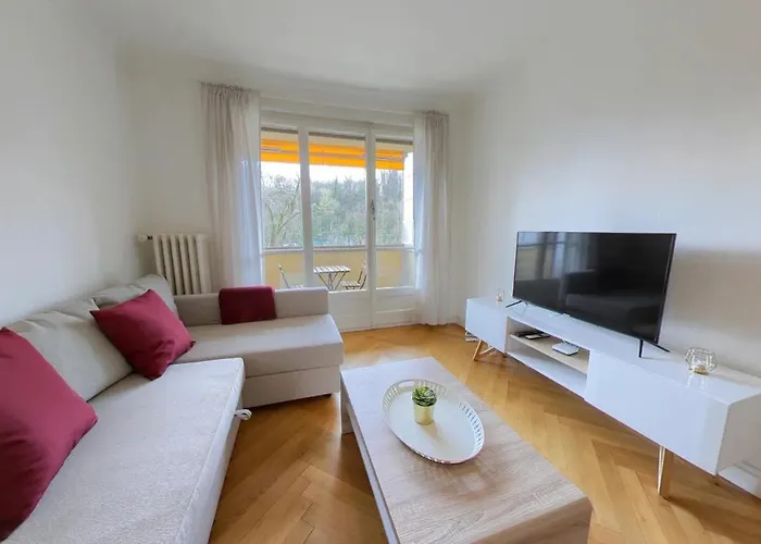 Unwind & Explore, Central Apartments In Jonction\'S Art Scene! Qa8