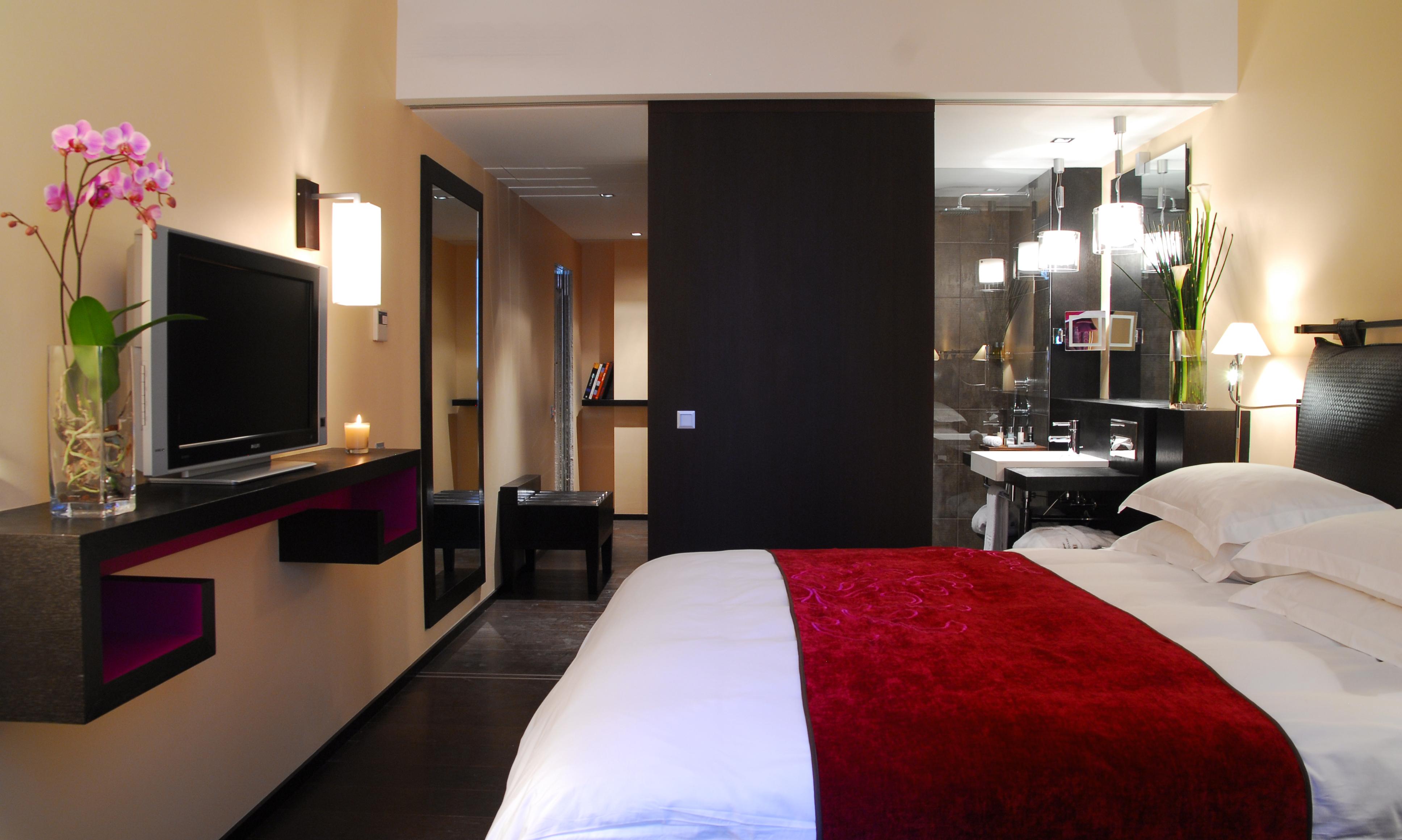 Eastwest By Malone Hotel 4*