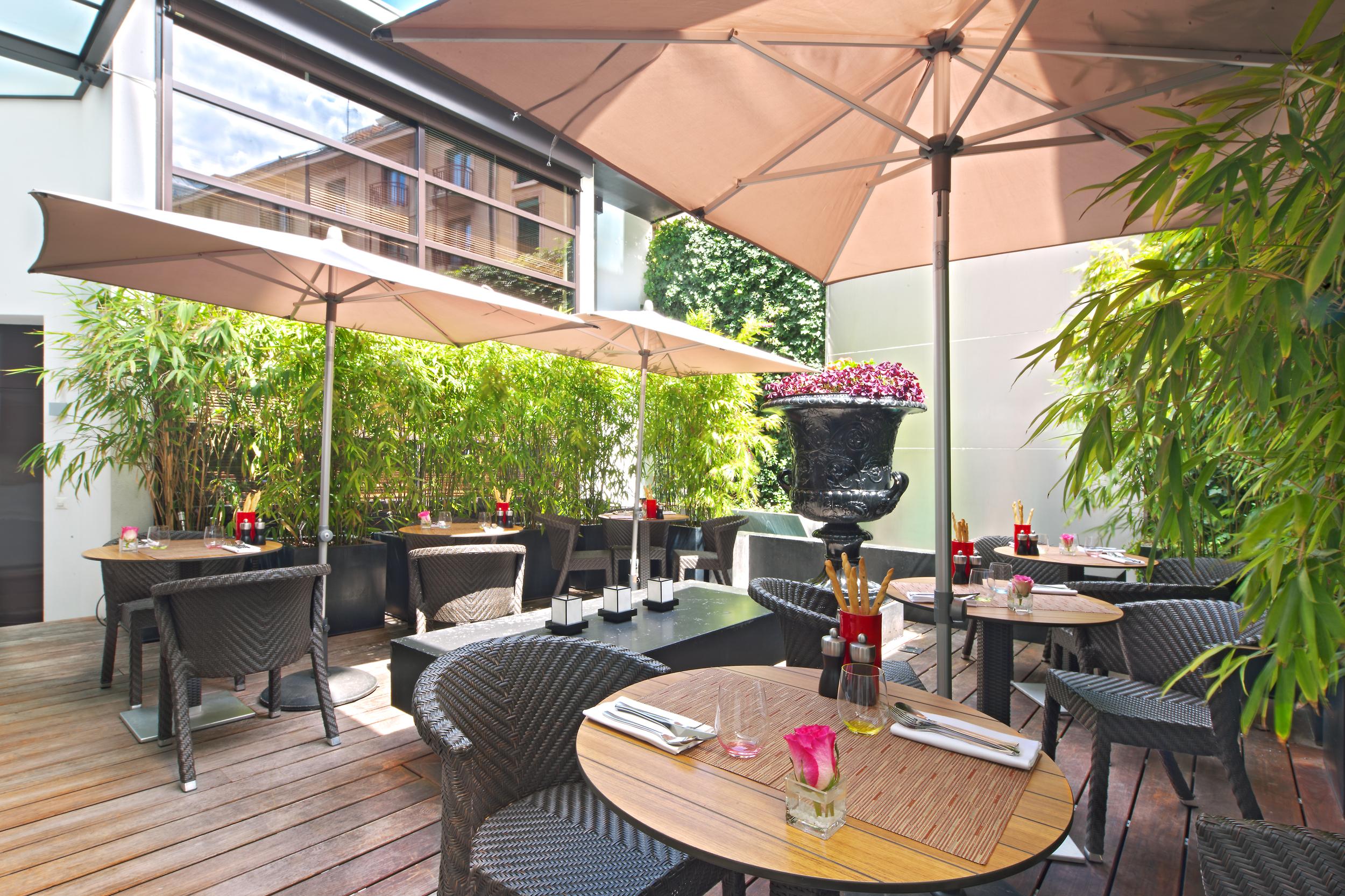 Eastwest By Malone Hotel 4*