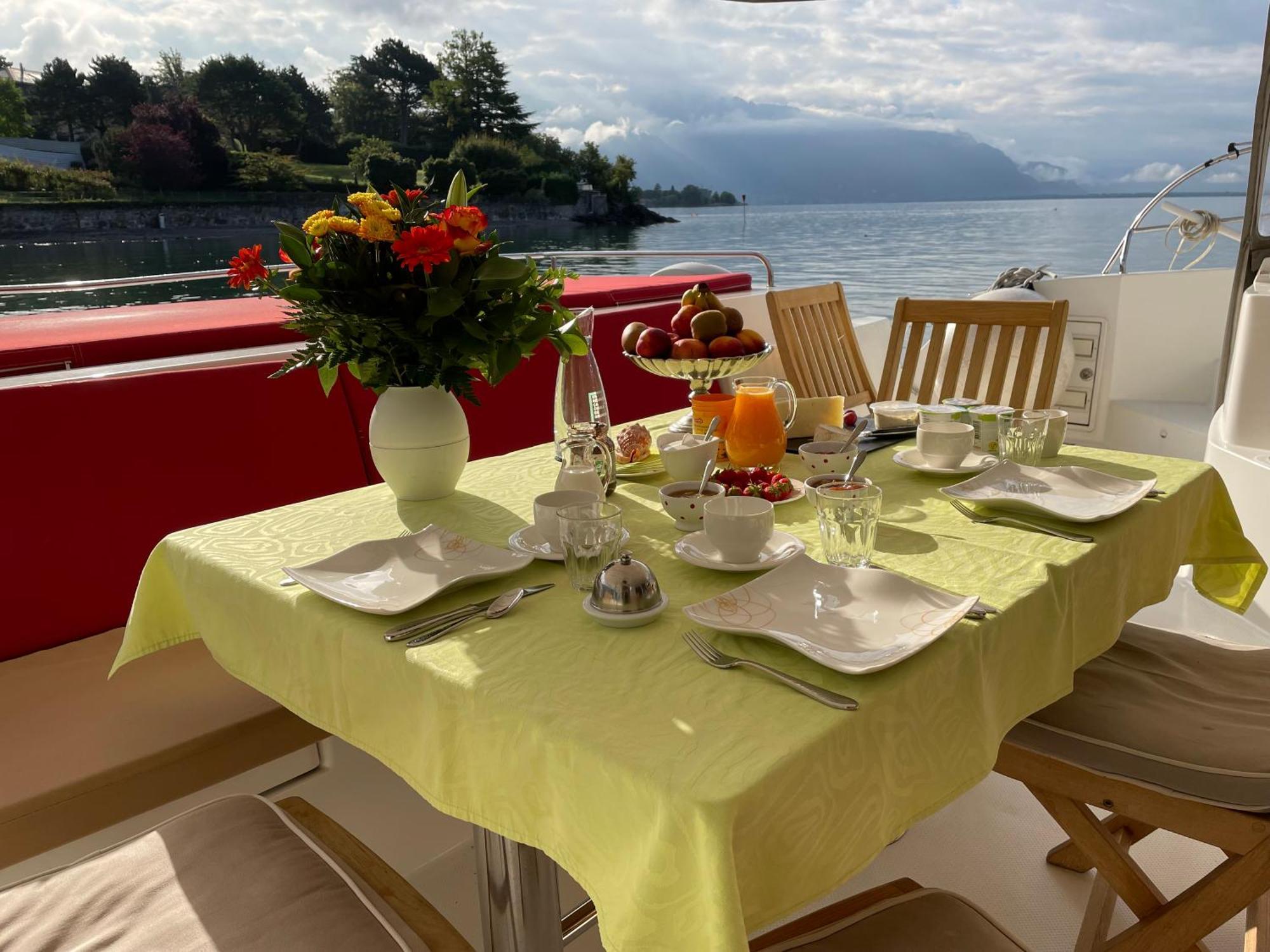 Floatinn Boat-bnb Botel Geneva