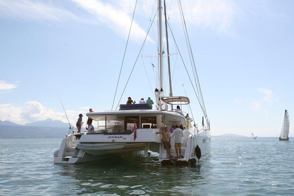 Floatinn Boat-bnb Botel 3*