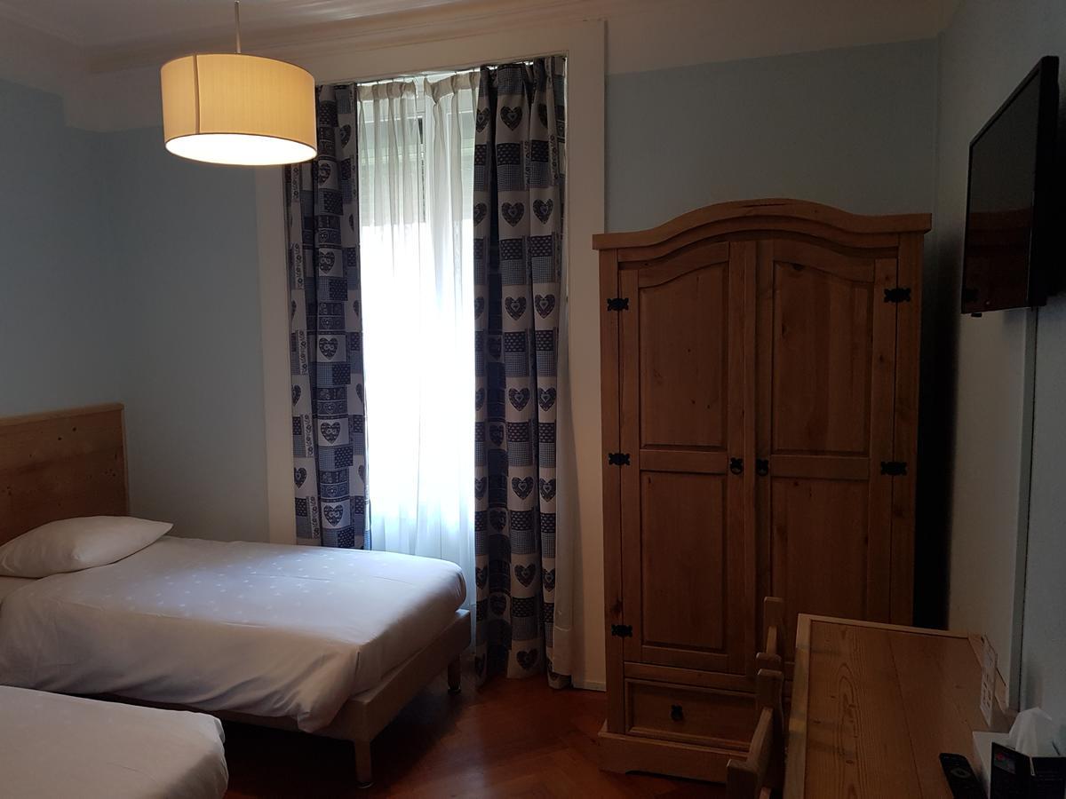 De 2* Geneva