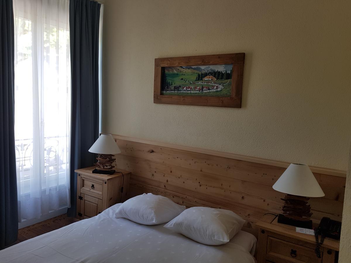De 2* Geneva