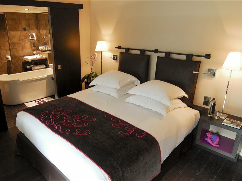 Eastwest By Malone Hotel 4*