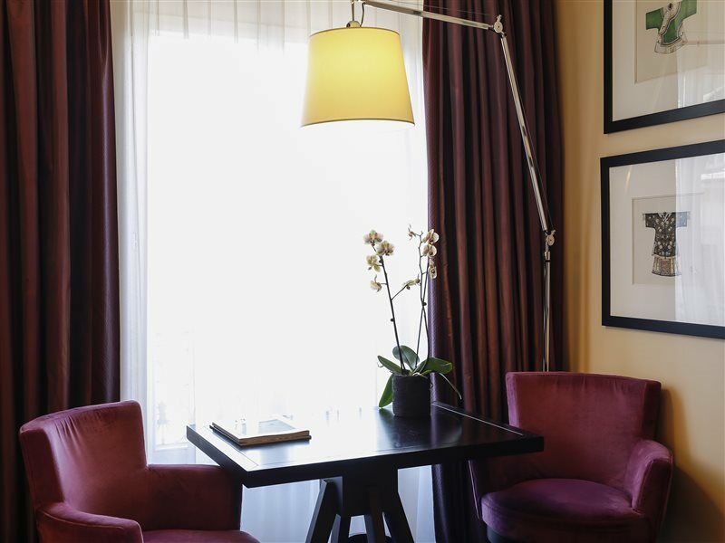 Eastwest By Malone Hotel 4*