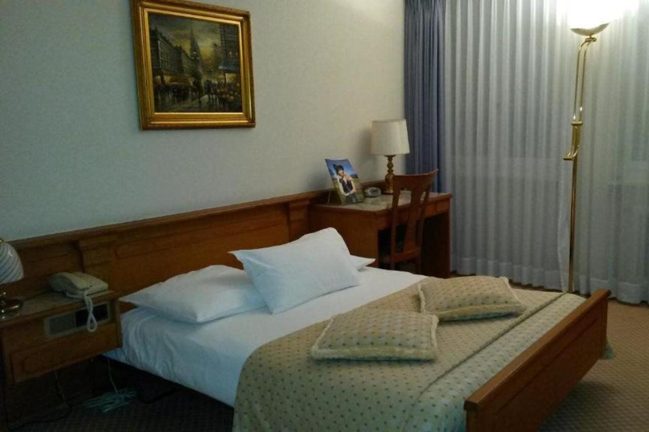 Century 4* Geneva