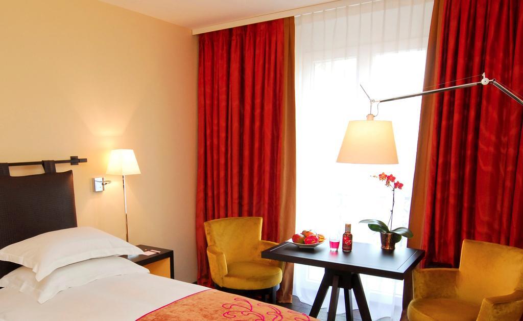 Hotel Eastwest By Malone 4*