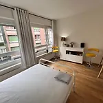 Private Stylish Modern Studio In The City Centre