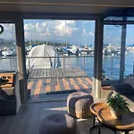 Houseboat - Dormez Sur Le Lac