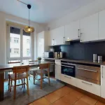 Charming Studio In Les Paquis Close To The Famous Jet D\'Eau