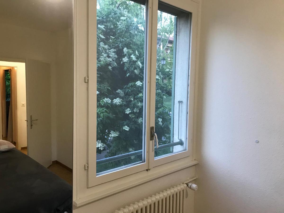 Bernex - Shared Roomate Homestay - Tramway 14 Tpg - Viarhona Homestay Geneva