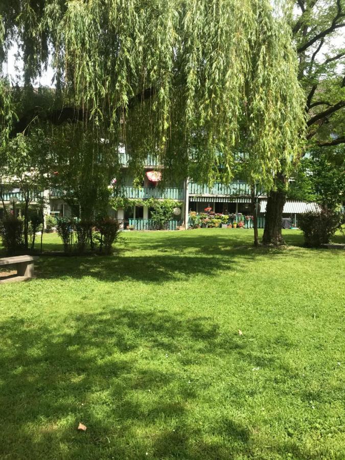 Bernex - Shared Roomate Homestay - Tramway 14 Tpg - Viarhona Homestay Geneva