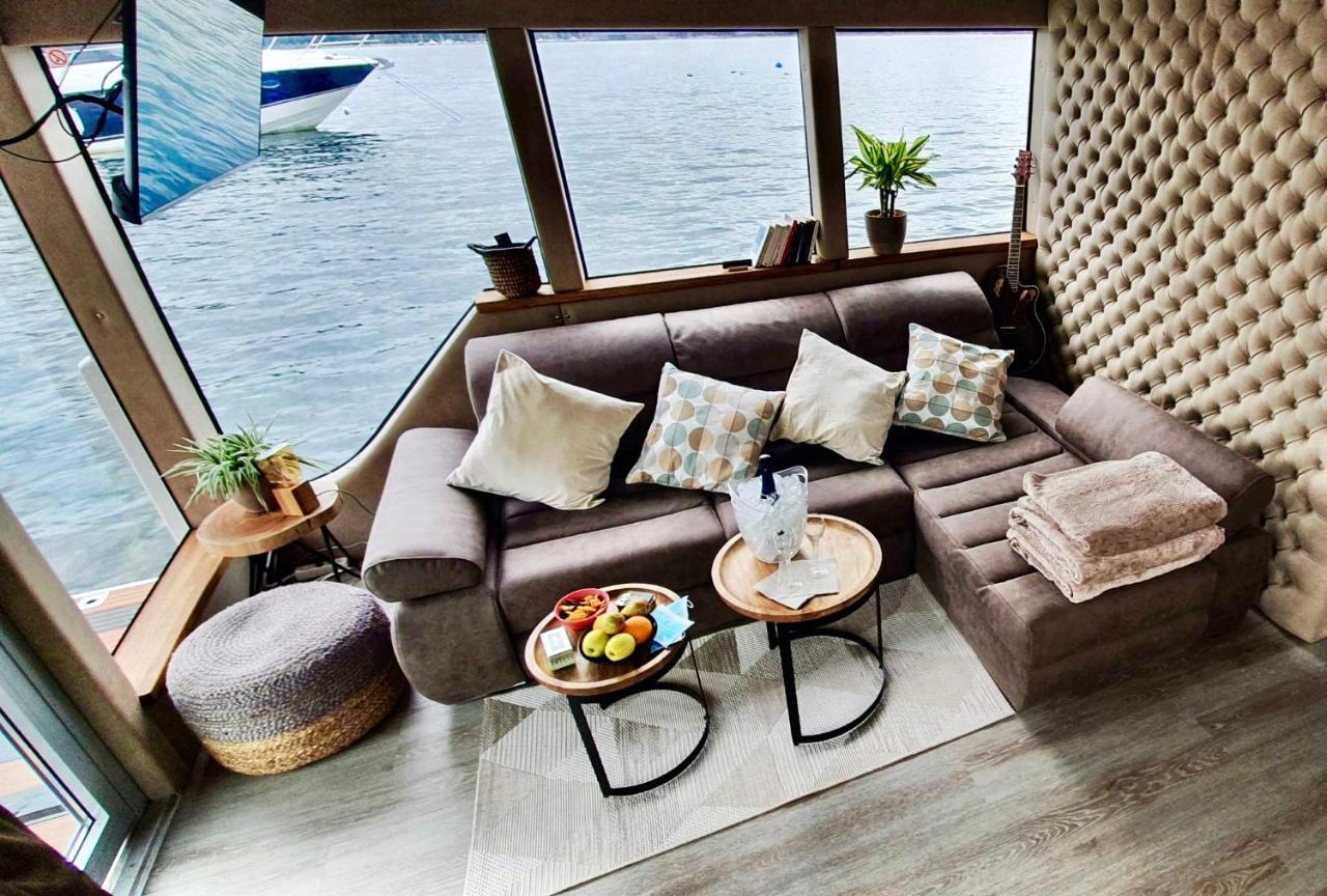 Houseboat - Dormez Sur Le Lac Botel