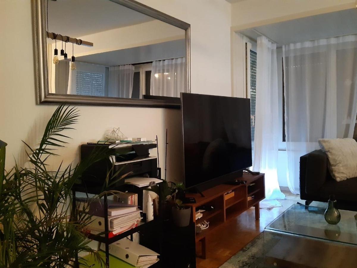 Lovely 2 Bedroom Flat 10 Min From Center