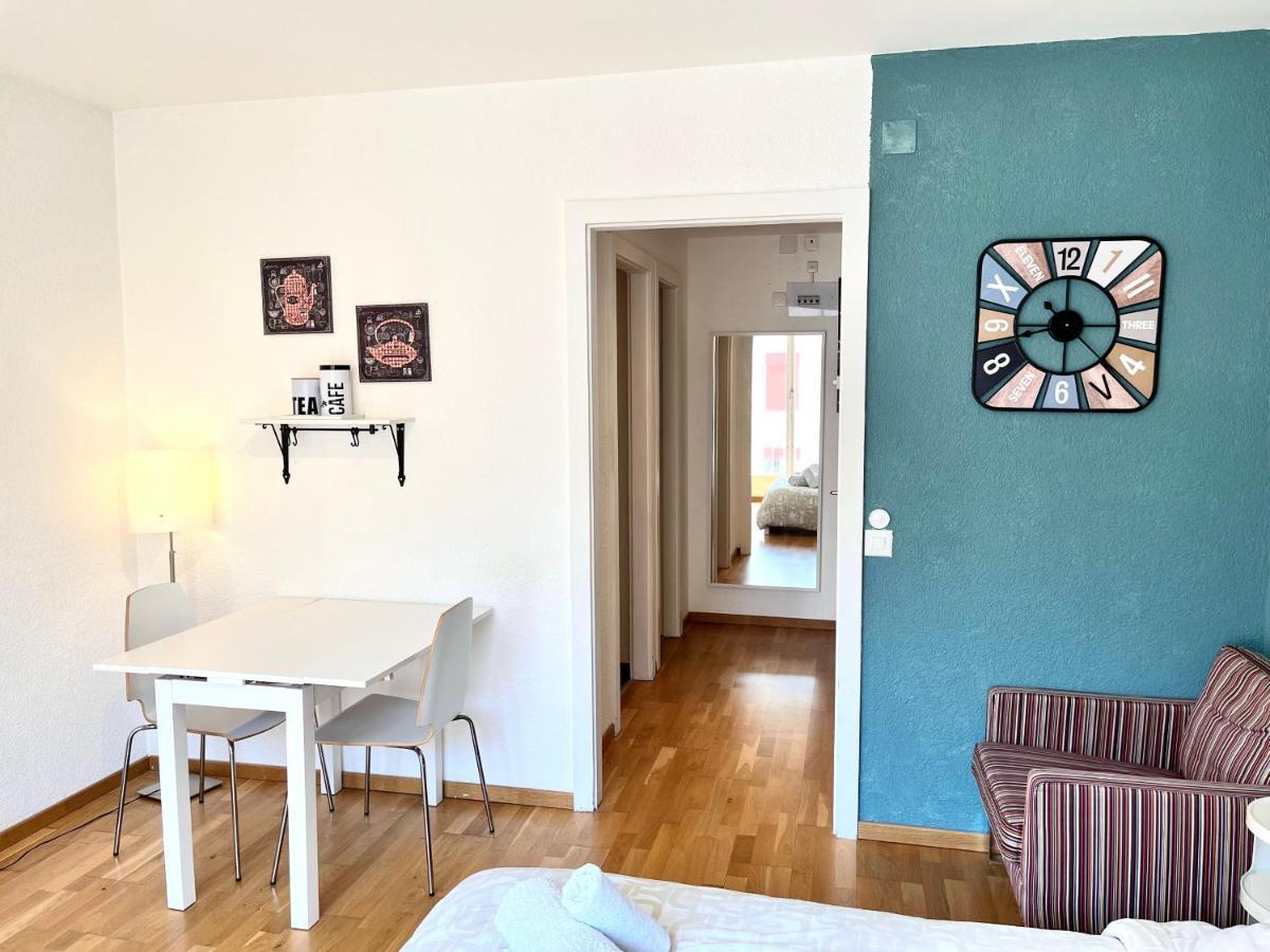 Boutique Studio, 5' From The *