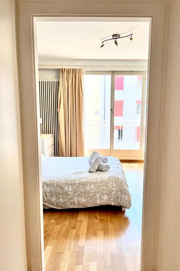 Boutique Studio, 5' From The *