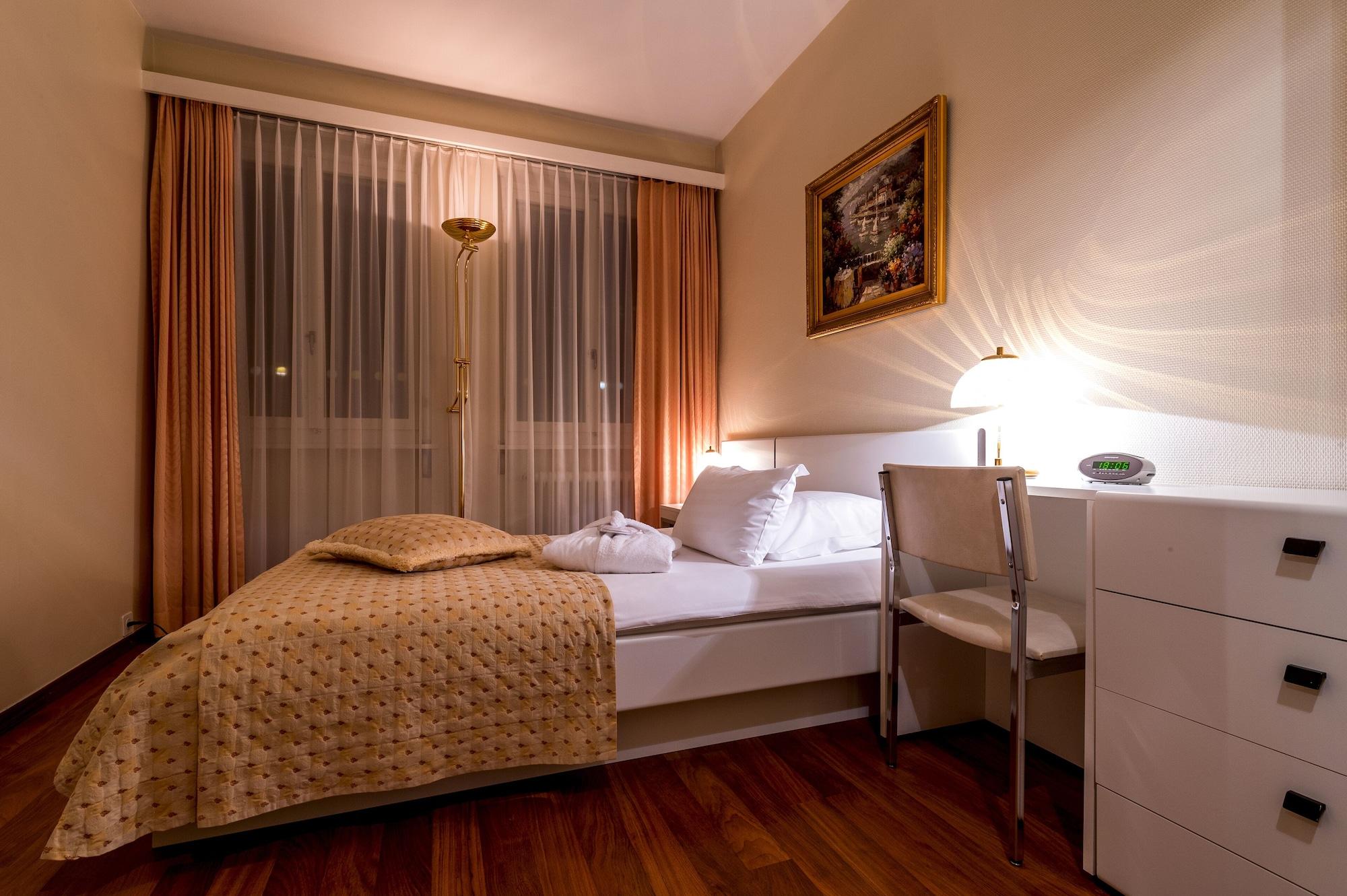Century 4* Geneva