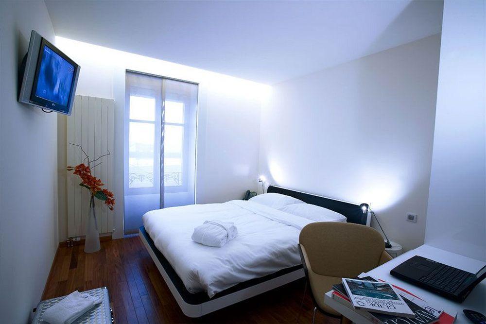 Hotel La Cour Des Augustins Boutique Gallery Design Geneva