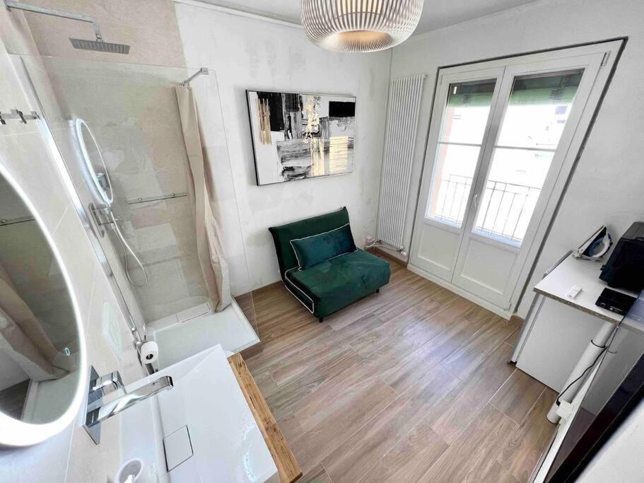 New Studio With Private Bathroom And Balcony Apartment *