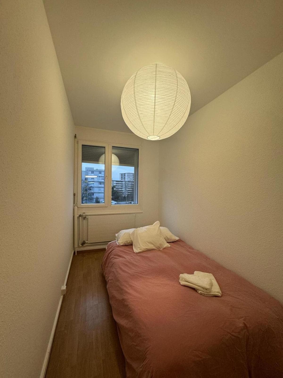 Spacious 3 Bedroom Duplex, Netflix, Remote Work *