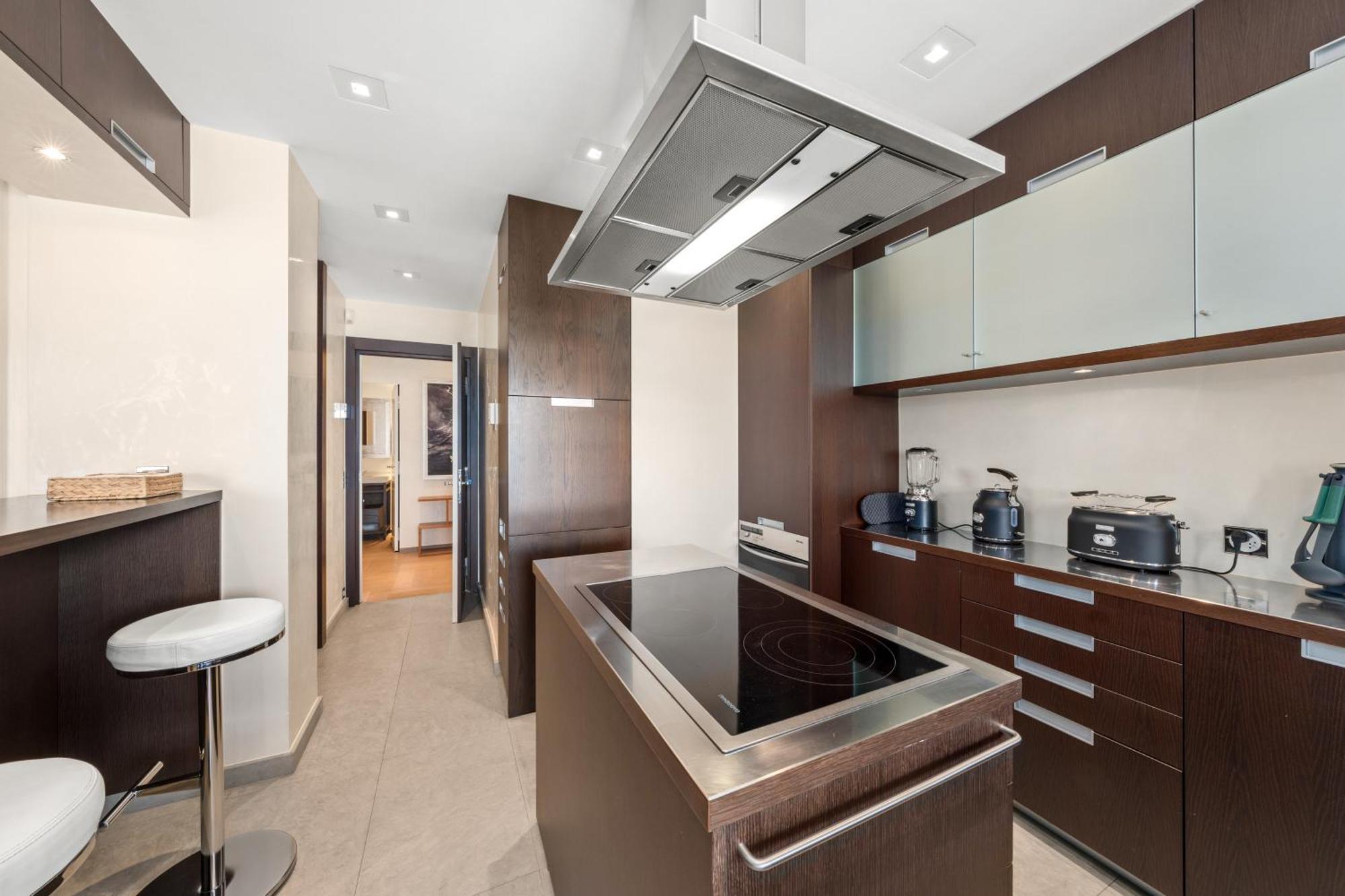 Apartment Exclusive 3 Bedroom Luxury Penthouse *