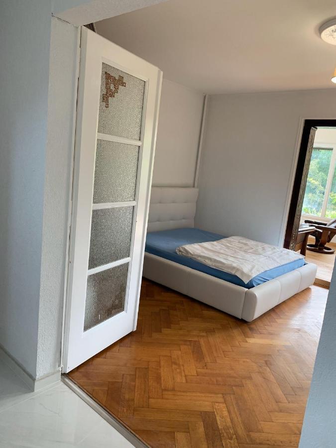Le Grand-saconnex Guesthouse, 5 Min Walk To Airport Genf