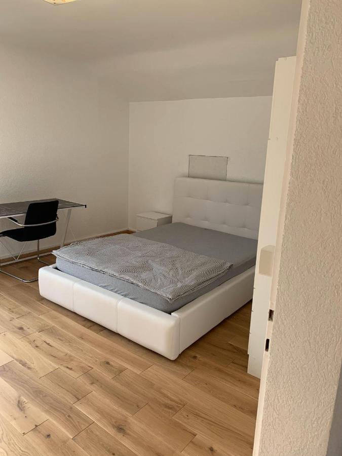Le Grand-saconnex Guesthouse, 5 Min Walk To Airport Khách sạn hẻo lánh