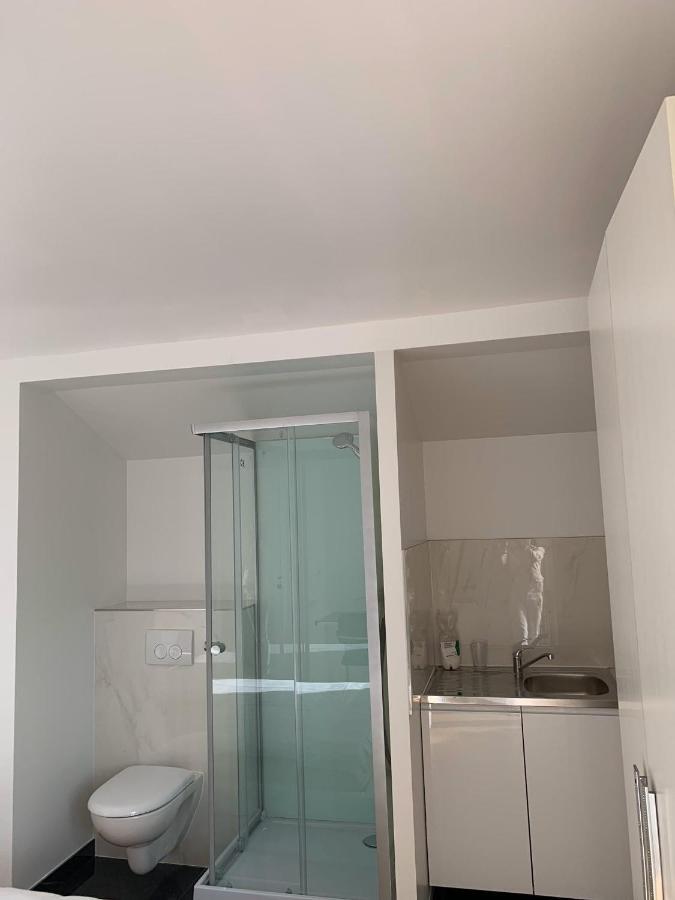 Le Grand-saconnex Guesthouse, 5 Min Walk To Airport Khách sạn hẻo lánh Geneva