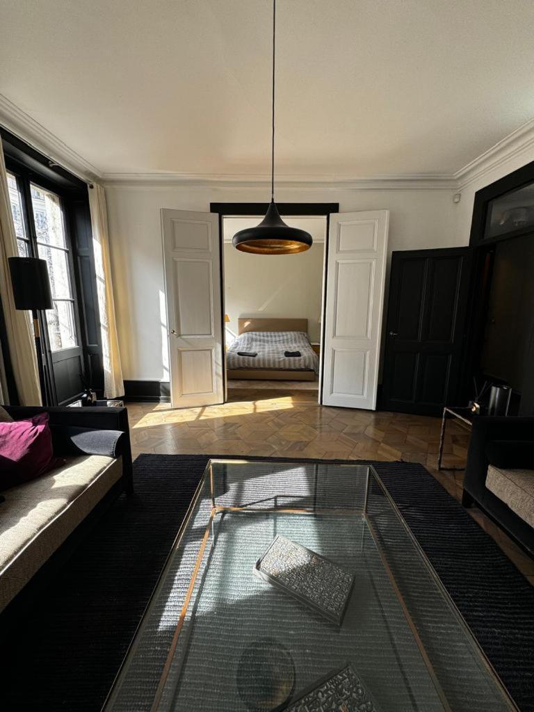 Eaux Vives The Happy Place Side Apartment
