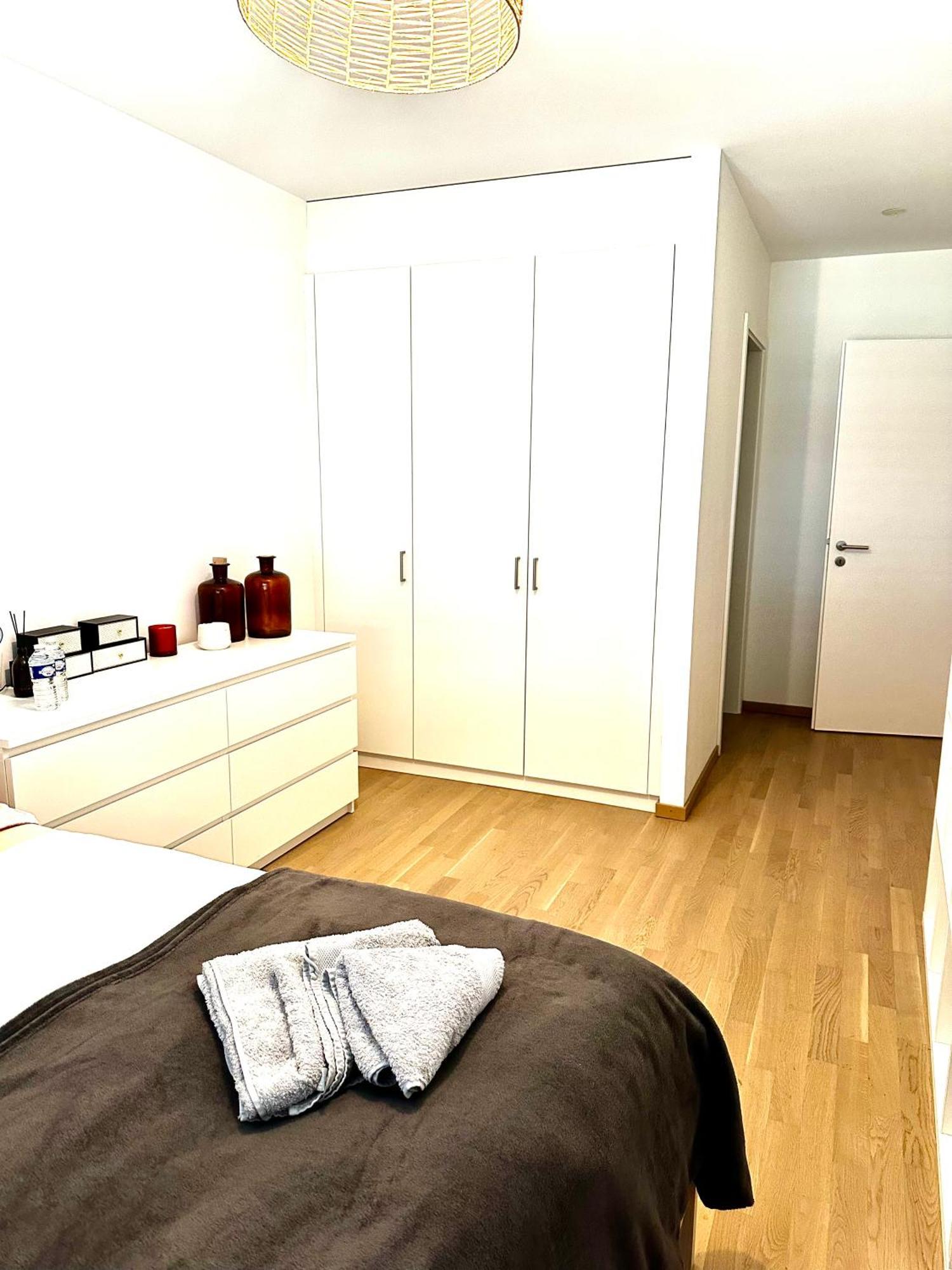 Magnifique, 2 Chambres A 8 Minutes A Pieds Du Jet D'Eau! Apartment