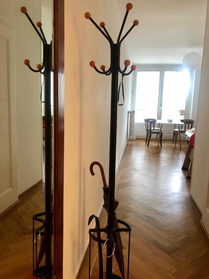 Apartment Beautiful Square View In Central *